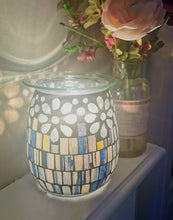 Load image into Gallery viewer, Floral Tile Warmer ~x~
