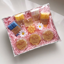 Load image into Gallery viewer, Large Wax Hamper ~x~
